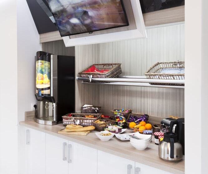 酒店 The Originals City, Hôtel Marnelavallée Est, Meaux