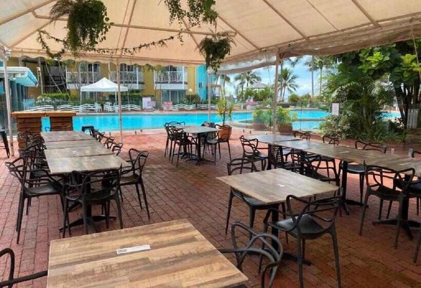 בית מלון כפרי The Resort At Dolphin Heads