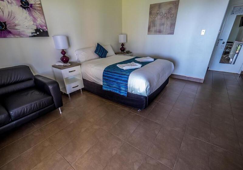 בית מלון כפרי The Resort At Dolphin Heads