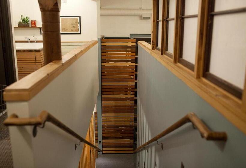 Отель The Society