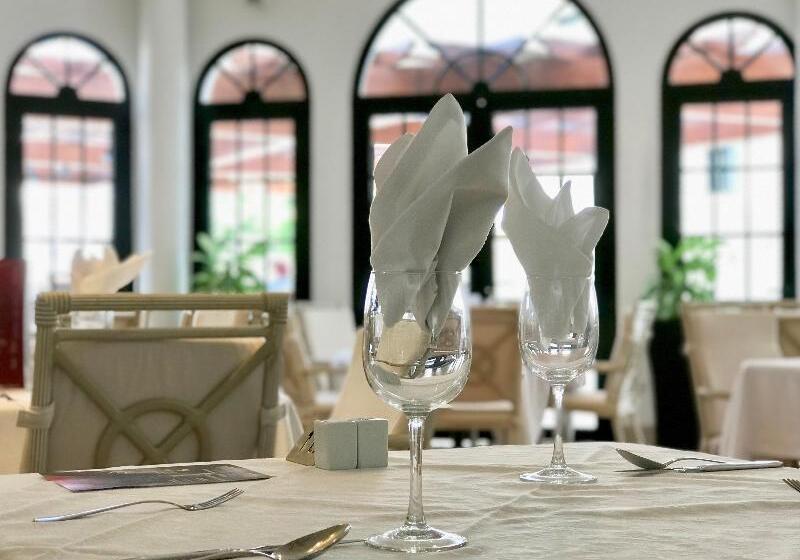 Hollywood Mirage   Excel Hotels & Resorts