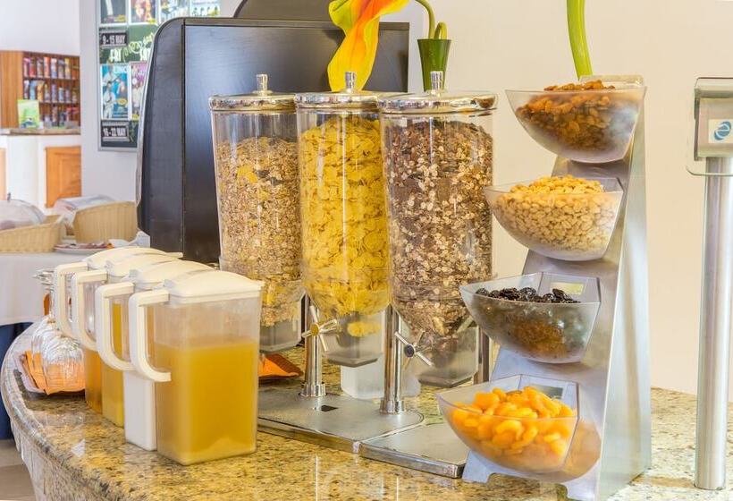 Hollywood Mirage   Excel Hotels & Resorts