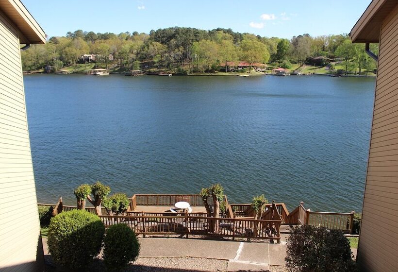 فندق The Wharf Resort