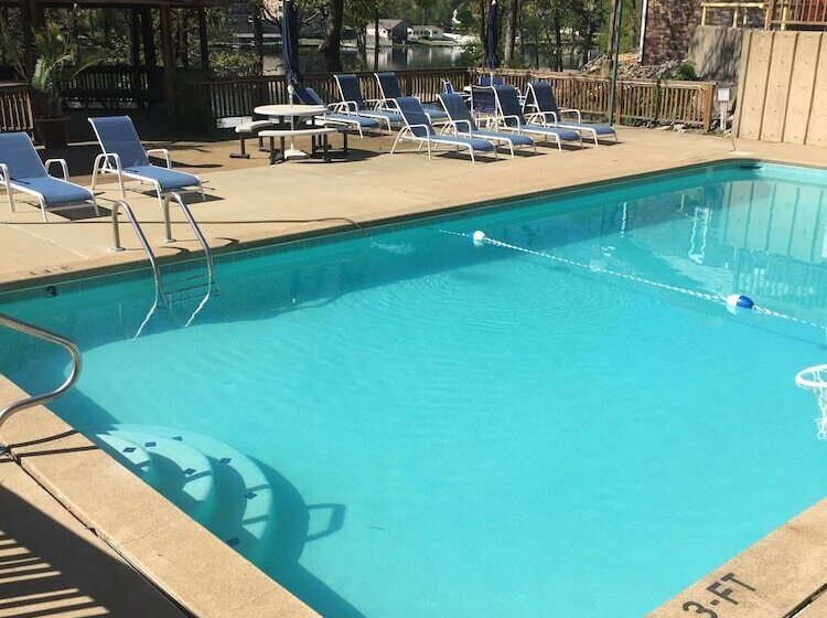 فندق The Wharf Resort