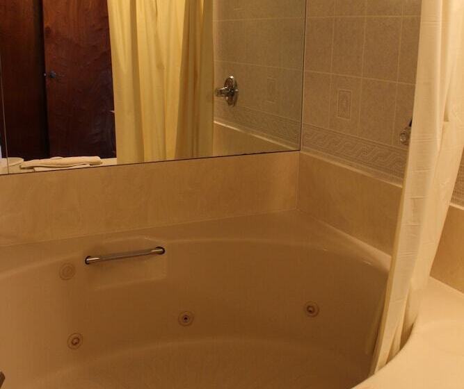 فندق The Wharf Resort