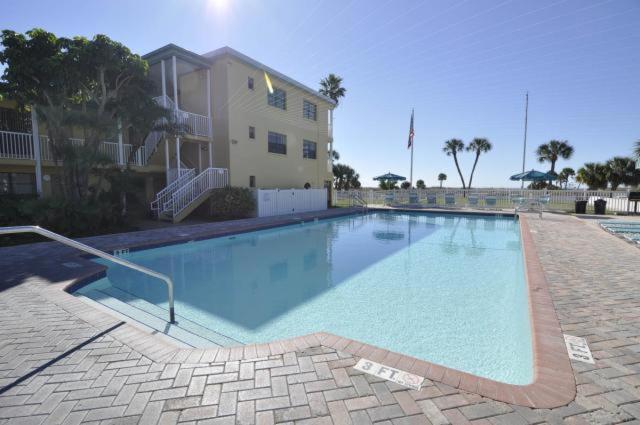 Отель Treasure Island Beach Club 727 360 7096