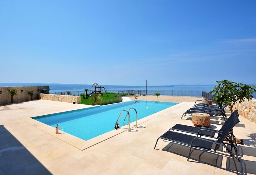 هتل View 4 You Apartments