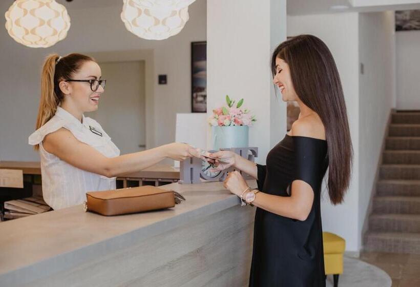 호텔 Villas Arausana & Antonina