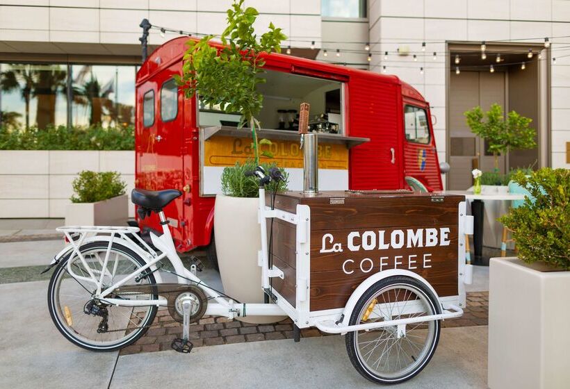 Отель Waldorf Astoria Beverly Hills