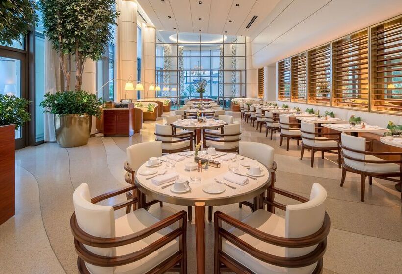 Отель Waldorf Astoria Beverly Hills