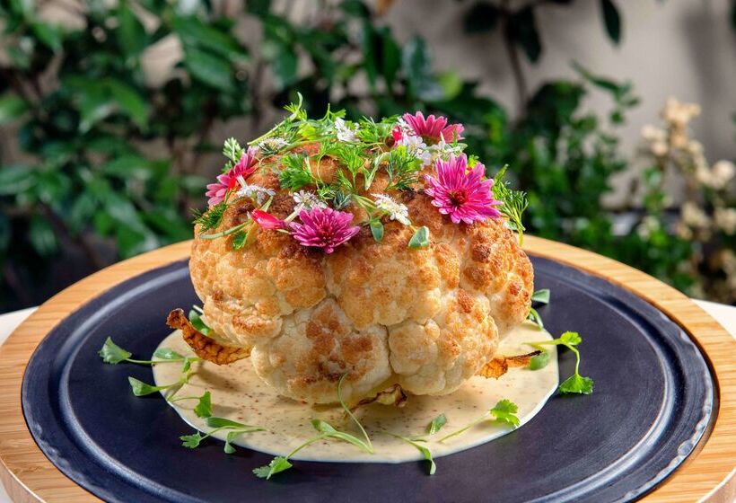 Отель Waldorf Astoria Beverly Hills