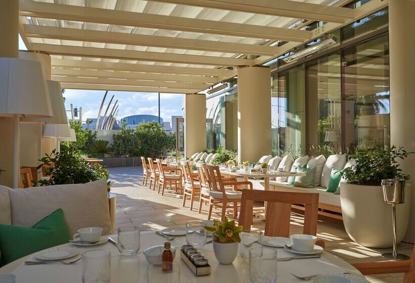 Отель Waldorf Astoria Beverly Hills