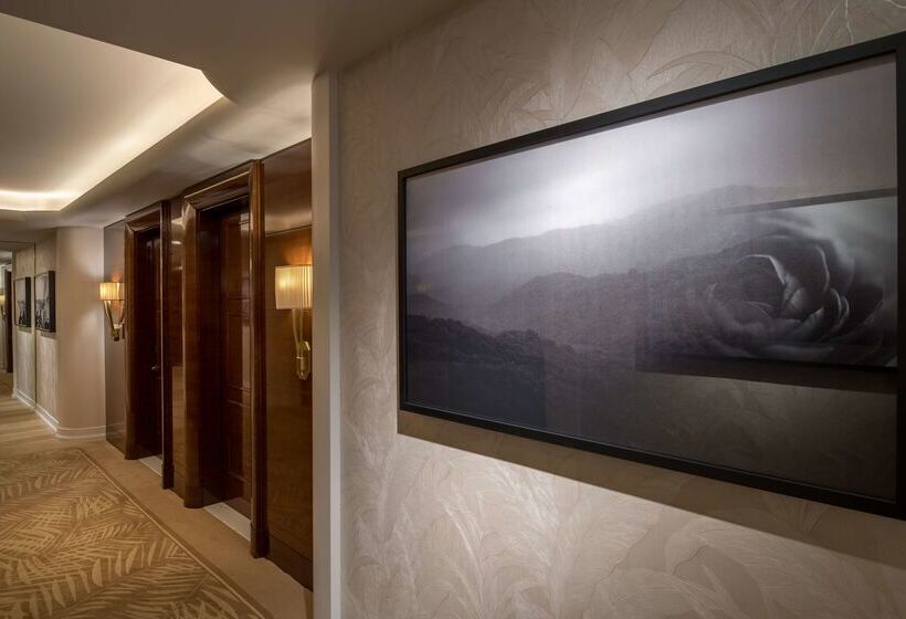 Отель Waldorf Astoria Beverly Hills