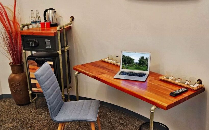 هتل White Chocolate Hills Resort