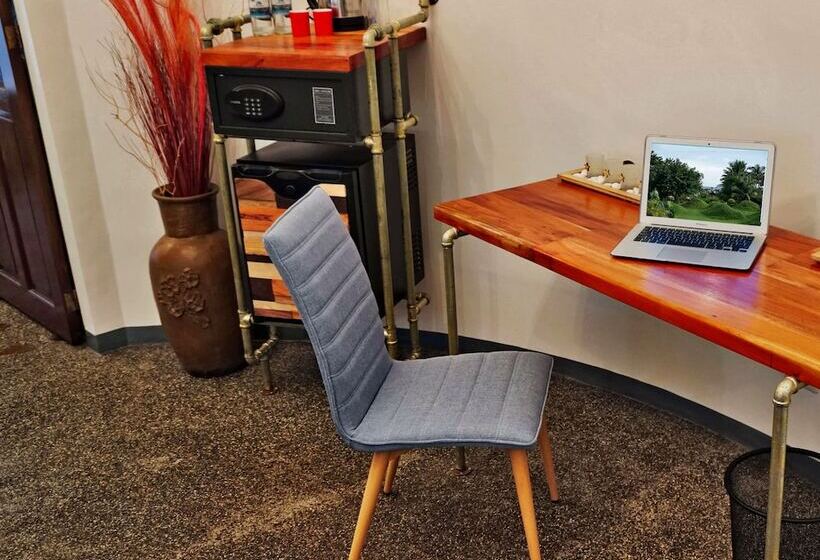 هتل White Chocolate Hills Resort