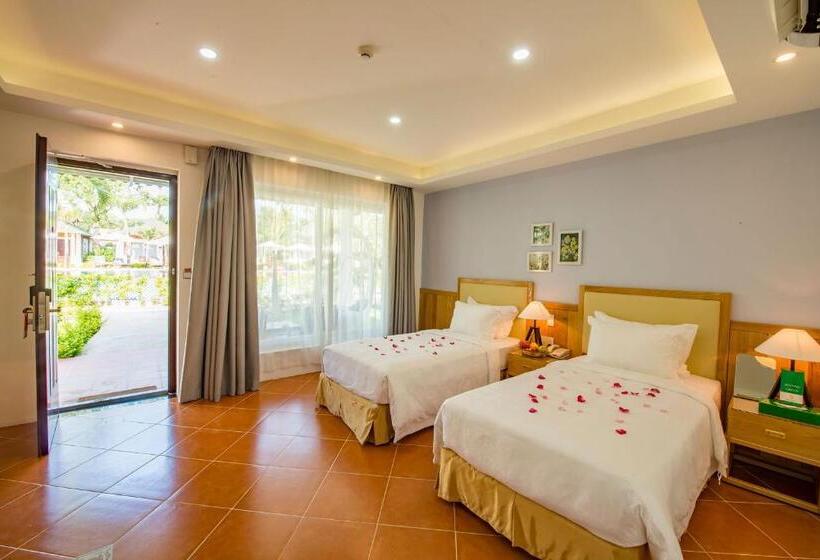 استراحتگاه Famiana Green Villa