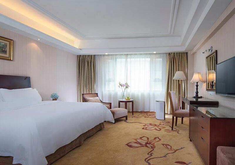 Vienna International Hotel Yangshuo West Street