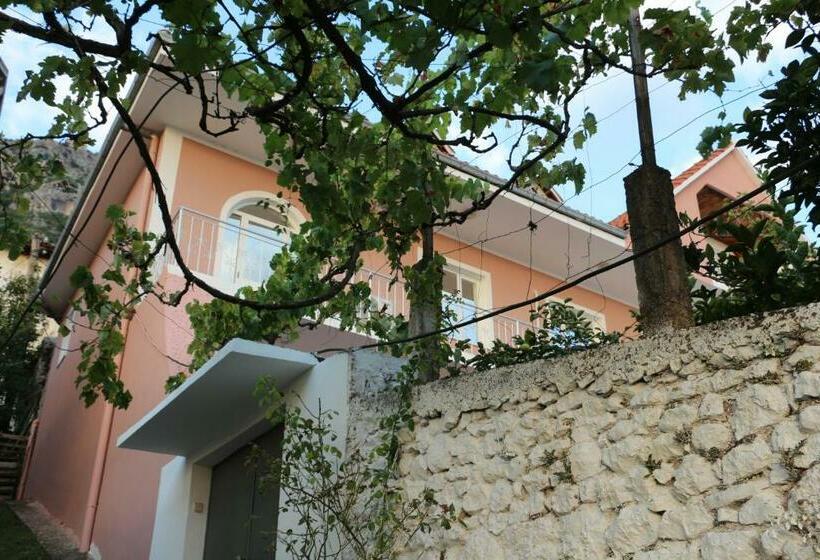 فندق صغير Villa Duka