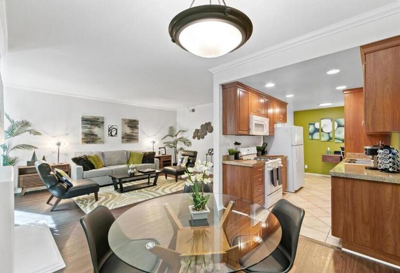 Beverly Hills Gem 1 Br Apt With Parking 218