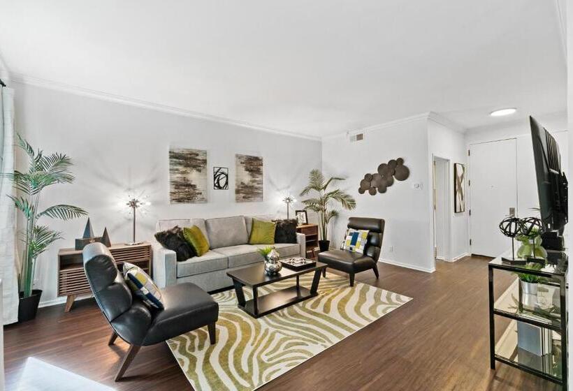 Beverly Hills Gem 1 Br Apt With Parking 218