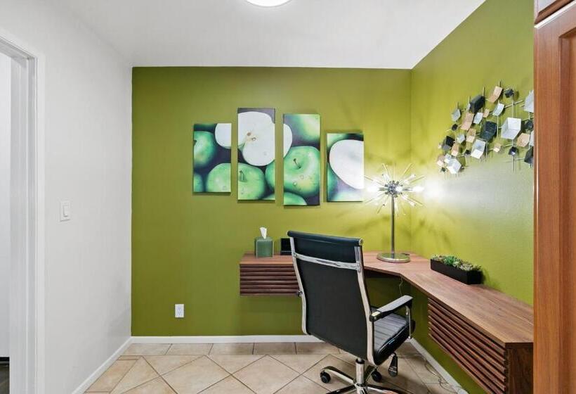 Beverly Hills Gem 1 Br Apt With Parking 218