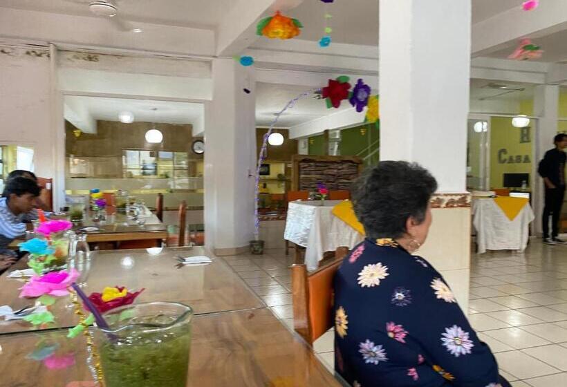 فندق Casa Del Rey!!