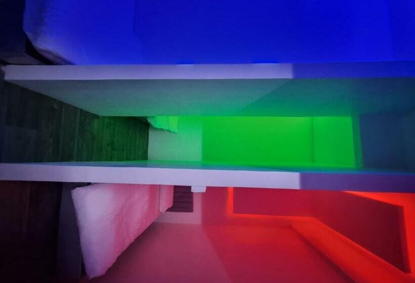 Capsulehotel كباين النوم راحه