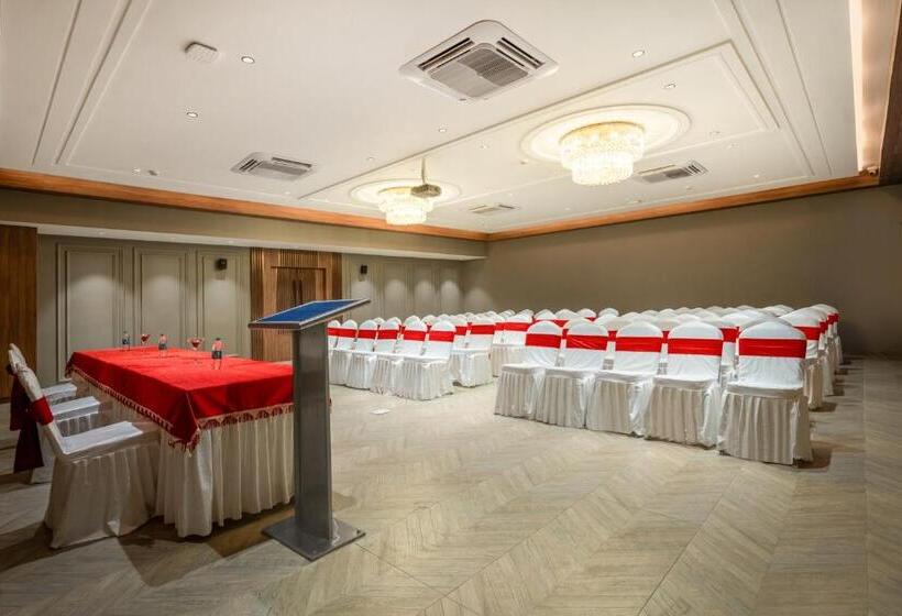 酒店 Viera Elite   Jubilee Hills