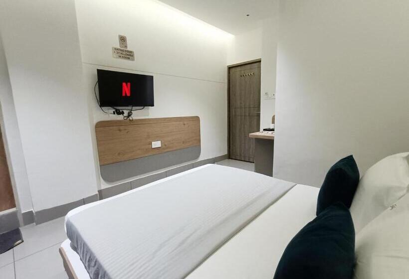 Kant By Gohotels   Near Shree Dwarkadhish Temple