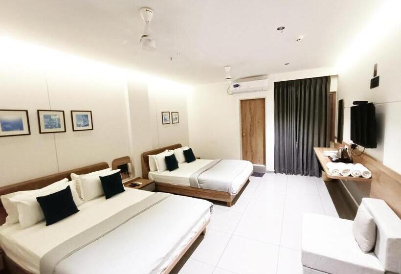 Kant By Gohotels   Near Shree Dwarkadhish Temple