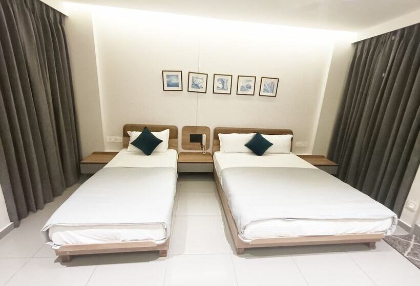 Kant By Gohotels   Near Shree Dwarkadhish Temple