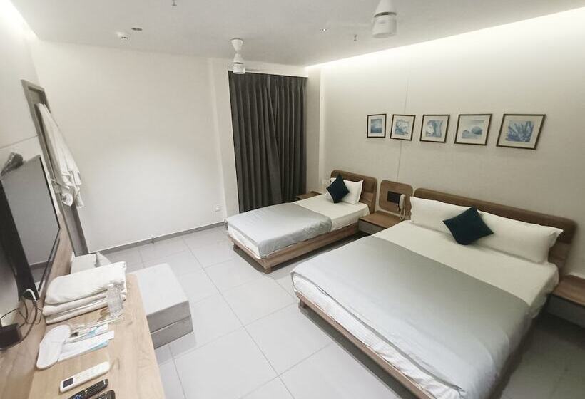 Kant By Gohotels   Near Shree Dwarkadhish Temple