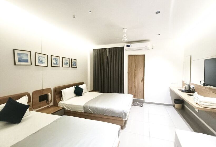 Kant By Gohotels   Near Shree Dwarkadhish Temple