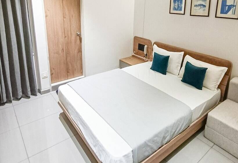 Kant By Gohotels   Near Shree Dwarkadhish Temple