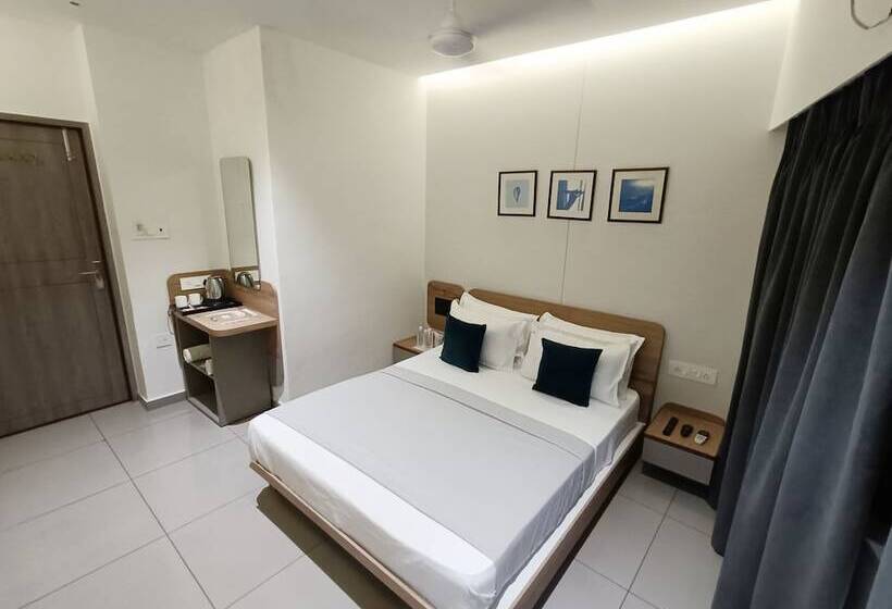 Kant By Gohotels   Near Shree Dwarkadhish Temple