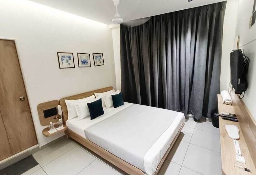 Kant By Gohotels   Near Shree Dwarkadhish Temple