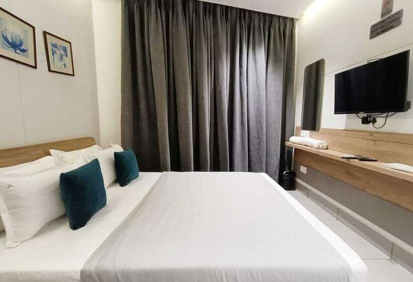 Kant By Gohotels   Near Shree Dwarkadhish Temple