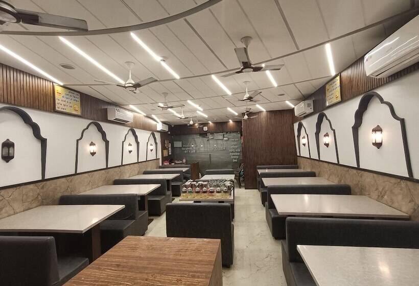 Kant By Gohotels   Near Shree Dwarkadhish Temple
