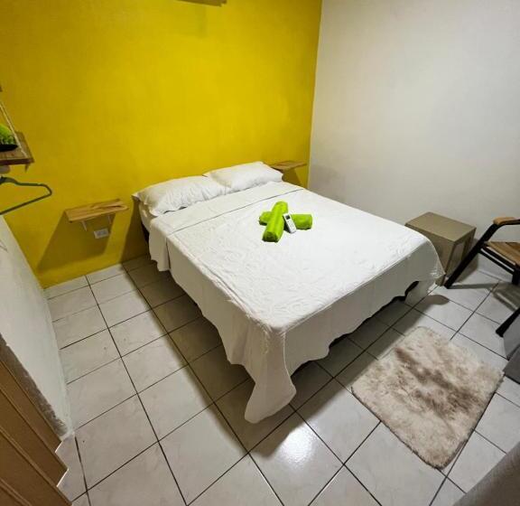 מוטל Cabinas Golfito