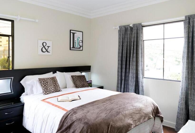 פנסיון Centric, Spacious And Petfriendly Guest House In The Best Location In Lince