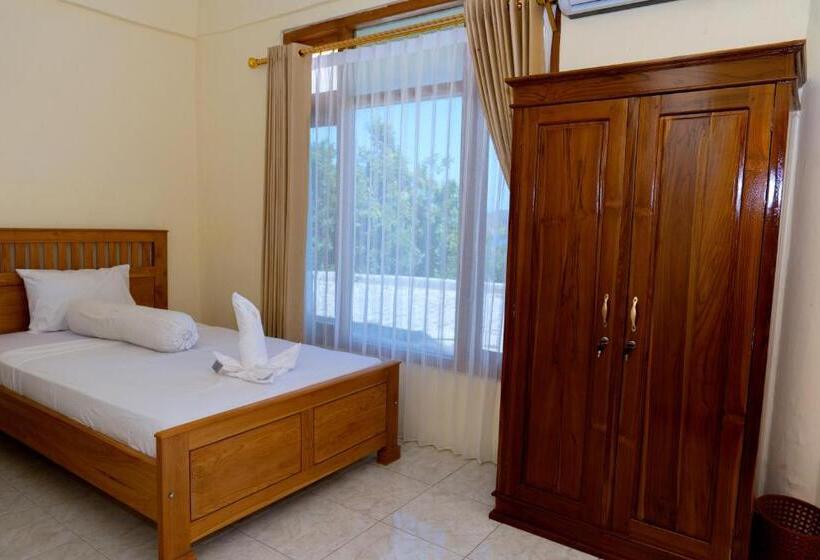 Frans Bernadus Hotel And Resto