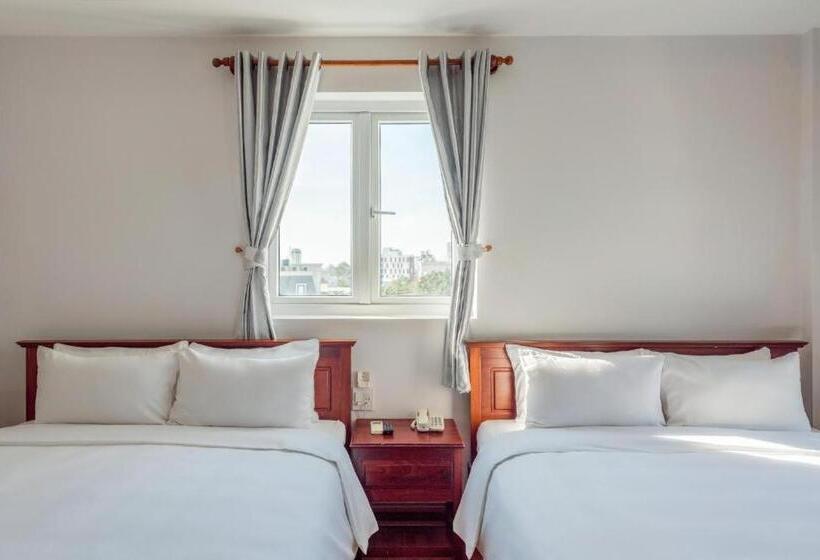 Holiday Hotel Phú Quốc