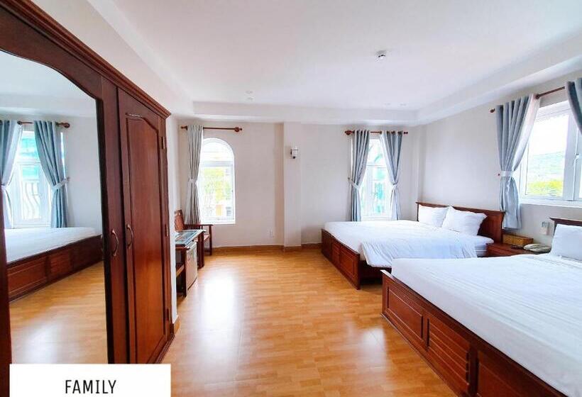 Holiday Hotel Phú Quốc