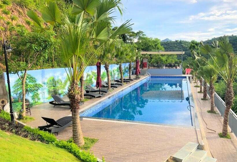 هتل Bluehome Villa