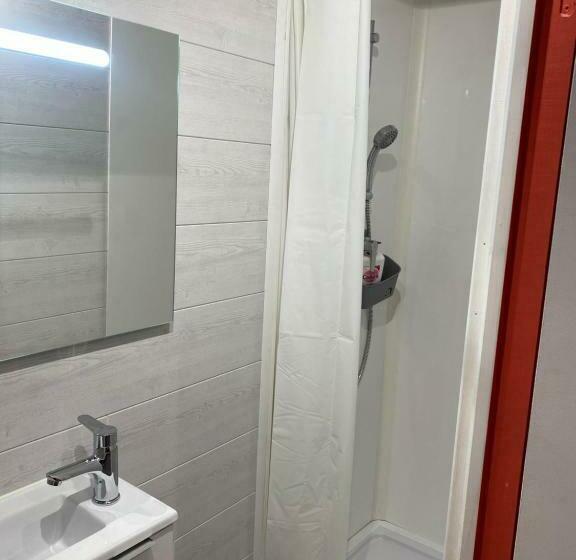 فنادق الكبسولة Chambre Indépendante