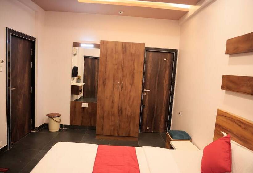 فندق Garuda Executive Latur