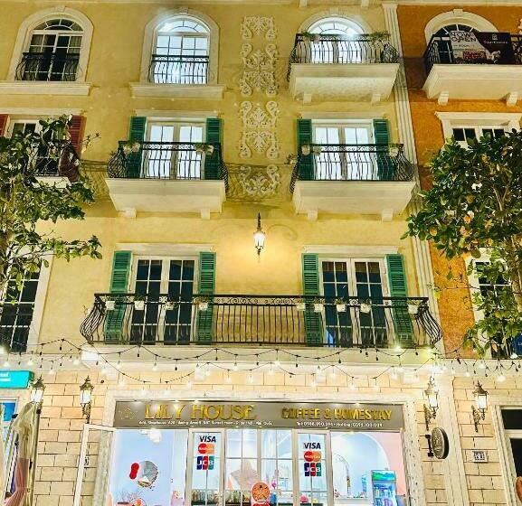 هتل Lily House