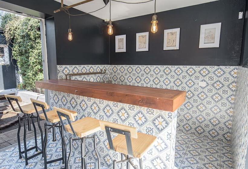 호텔 Santiago Patio Bellavista