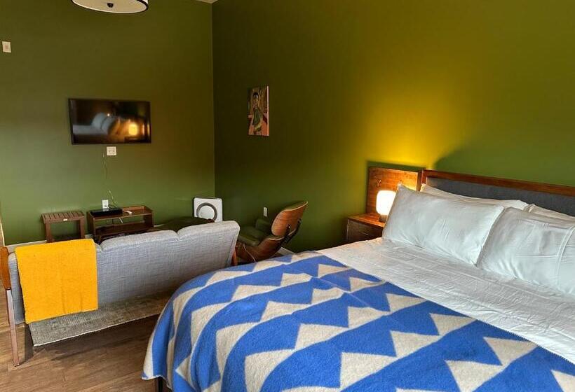 هتل Violetsuitespdx