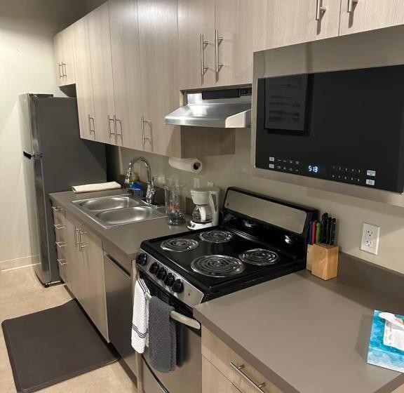 هتل Violetsuitespdx